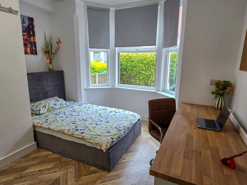Sherwin Grove, 5-Bed Ensuite Student Home NG7 2EZ - Thumbnail 3